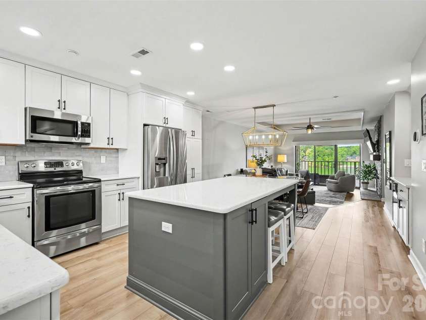 9817 Emerald Point Drive, Charlotte, NC 28278.  MLS# CAR4411548, YatesRealty ID 42034. 