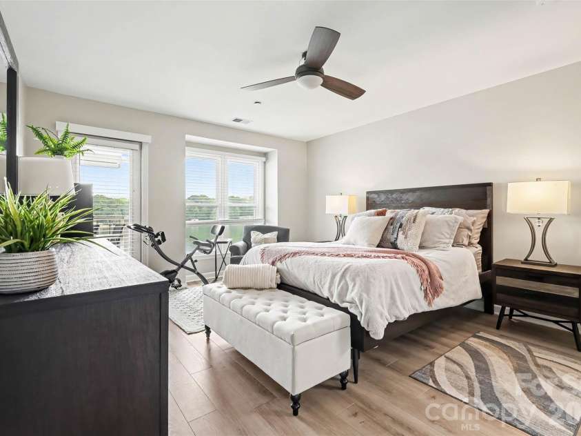 9817 Emerald Point Drive, Charlotte, NC 28278.  MLS# CAR4411548, YatesRealty ID 42034. 