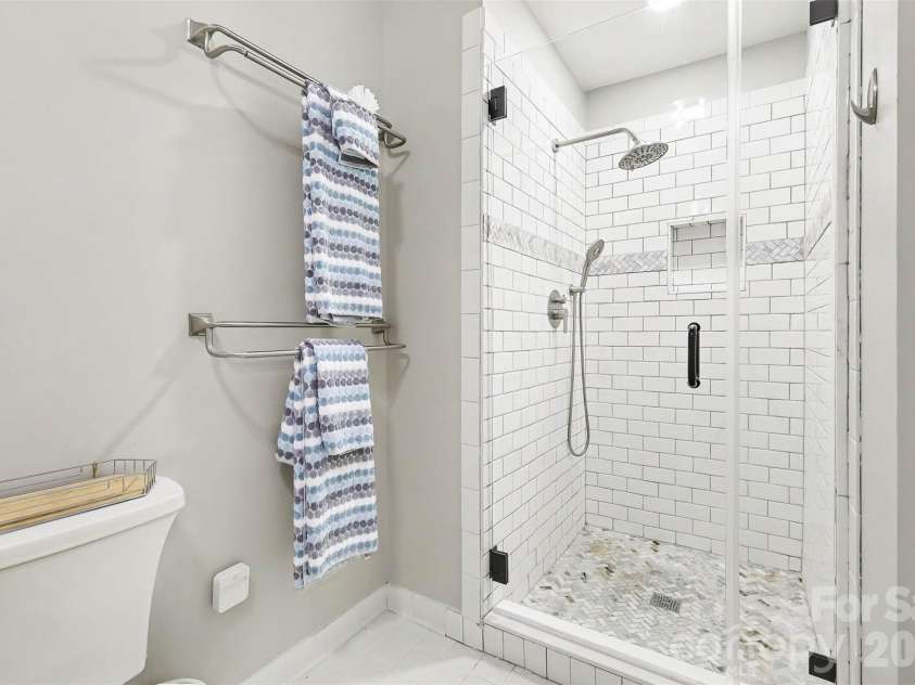 9817 Emerald Point Drive, Charlotte, NC 28278.  MLS# CAR4411548, YatesRealty ID 42034. 