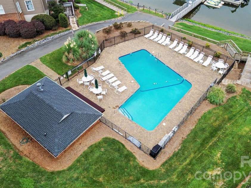 9817 Emerald Point Drive, Charlotte, NC 28278.  MLS# CAR4411548, YatesRealty ID 42034. 