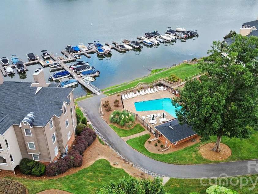 9817 Emerald Point Drive, Charlotte, NC 28278.  MLS# CAR4411548, YatesRealty ID 42034. 