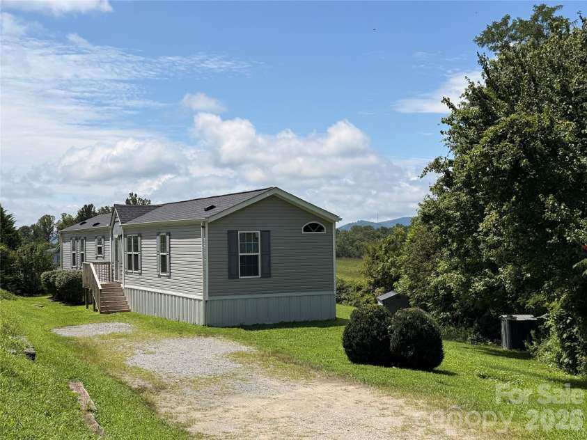 166 Albert Drive, Flat Rock, NC 28731.  MLS# CAR4412574, YatesRealty ID 42037. 