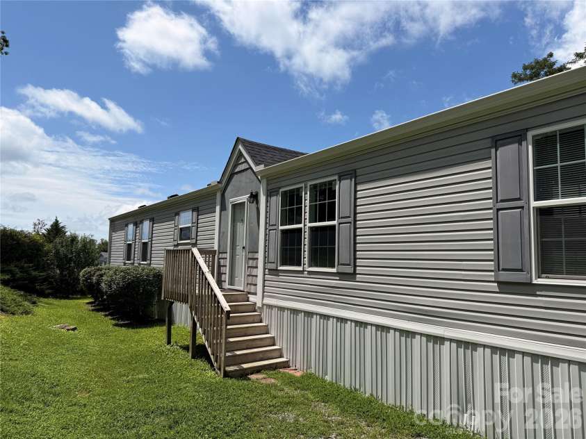 166 Albert Drive, Flat Rock, NC 28731.  MLS# CAR4412574, YatesRealty ID 42037. 
