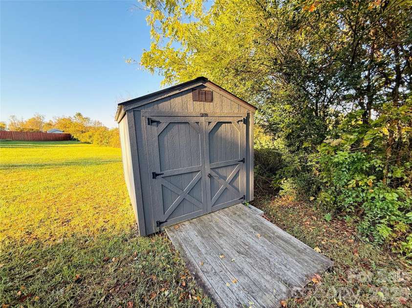 166 Albert Drive, Flat Rock, NC 28731.  MLS# CAR4412574, YatesRealty ID 42037. 
