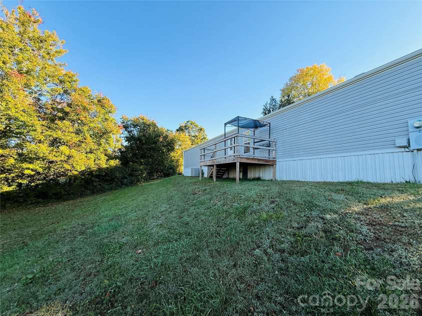 166 Albert Drive, Flat Rock, NC 28731.  MLS# CAR4412574, YatesRealty ID 42037. 