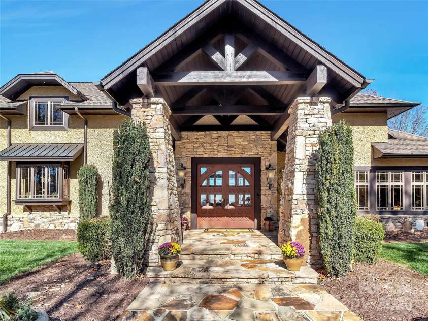 93 Lombard Street, Waynesville, NC 28786.  MLS# CAR4304075, YatesRealty ID 4204. 