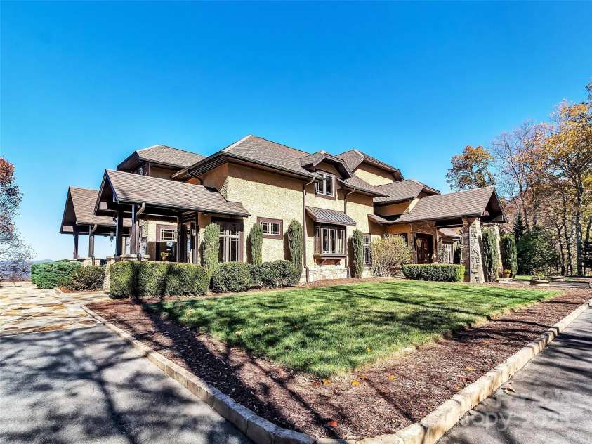 93 Lombard Street, Waynesville, NC 28786.  MLS# CAR4304075, YatesRealty ID 4204. 