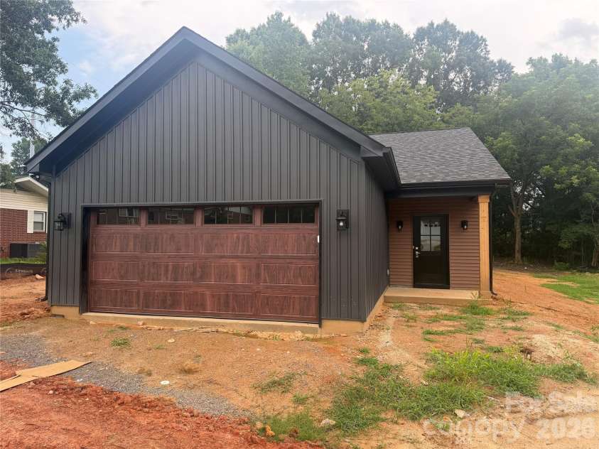 123 Piedmont Drive, Kannapolis, NC 28081.  MLS# CAR4412590, YatesRealty ID 42040. 