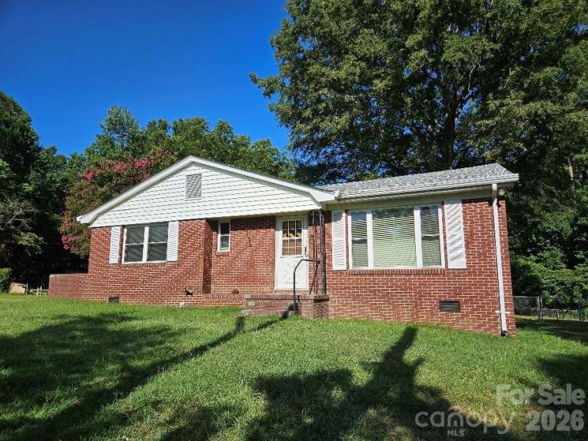 1210 Westover Circle, Rock Hill, SC 29732.  MLS# CAR4408213, YatesRealty ID 42041. 