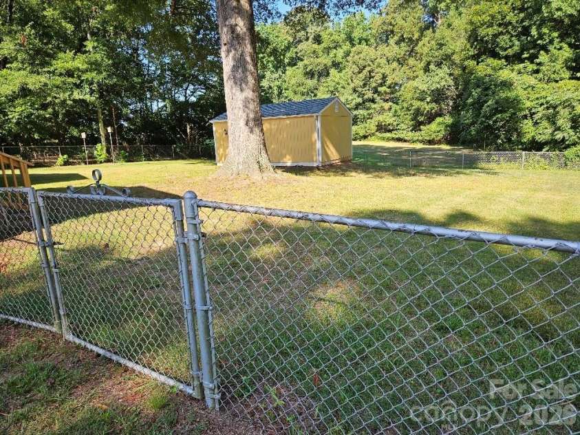 1210 Westover Circle, Rock Hill, SC 29732.  MLS# CAR4408213, YatesRealty ID 42041. 