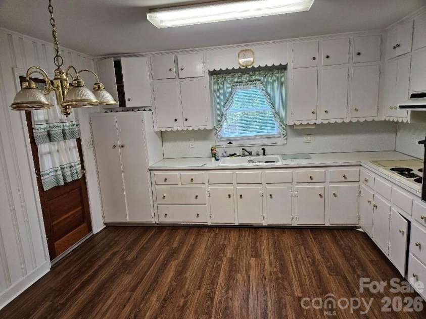 1210 Westover Circle, Rock Hill, SC 29732.  MLS# CAR4408213, YatesRealty ID 42041. 