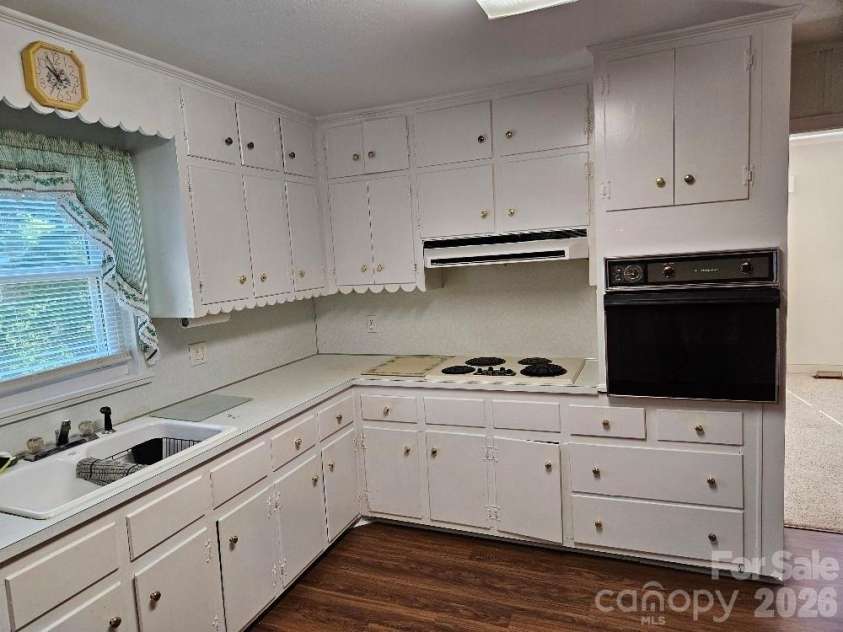 1210 Westover Circle, Rock Hill, SC 29732.  MLS# CAR4408213, YatesRealty ID 42041. 