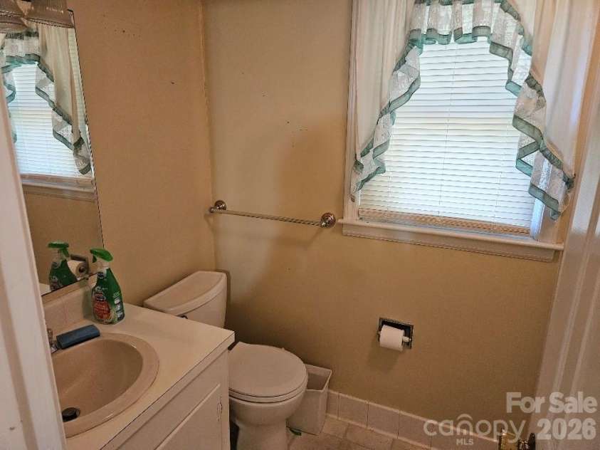 1210 Westover Circle, Rock Hill, SC 29732.  MLS# CAR4408213, YatesRealty ID 42041. 