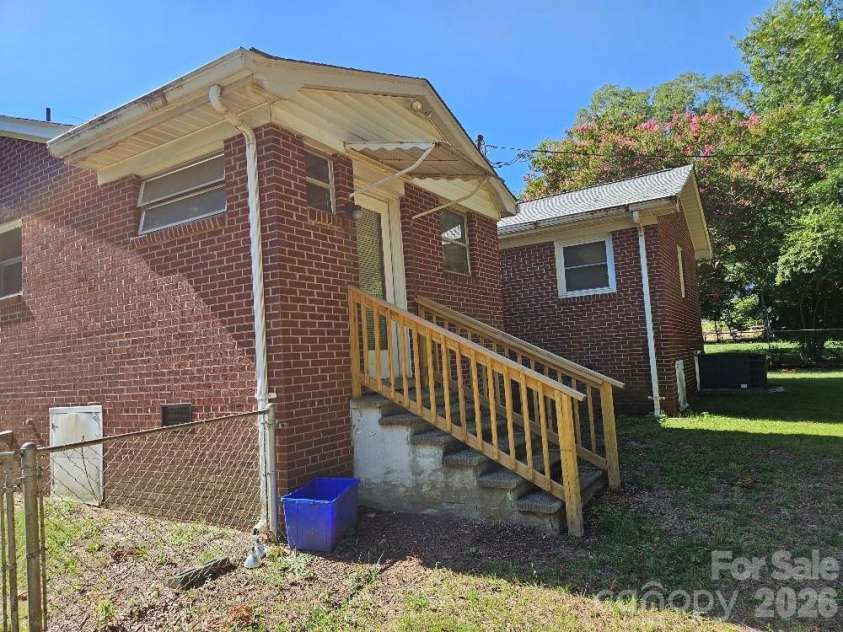 1210 Westover Circle, Rock Hill, SC 29732.  MLS# CAR4408213, YatesRealty ID 42041. 
