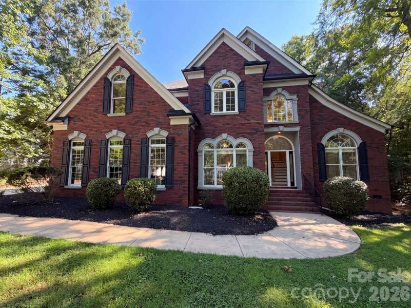 10124 Windtree Lane, Charlotte, NC 28215.  MLS# CAR4412602, YatesRealty ID 42042. 