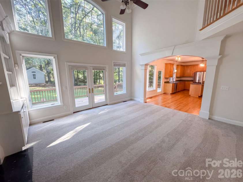 10124 Windtree Lane, Charlotte, NC 28215.  MLS# CAR4412602, YatesRealty ID 42042. 