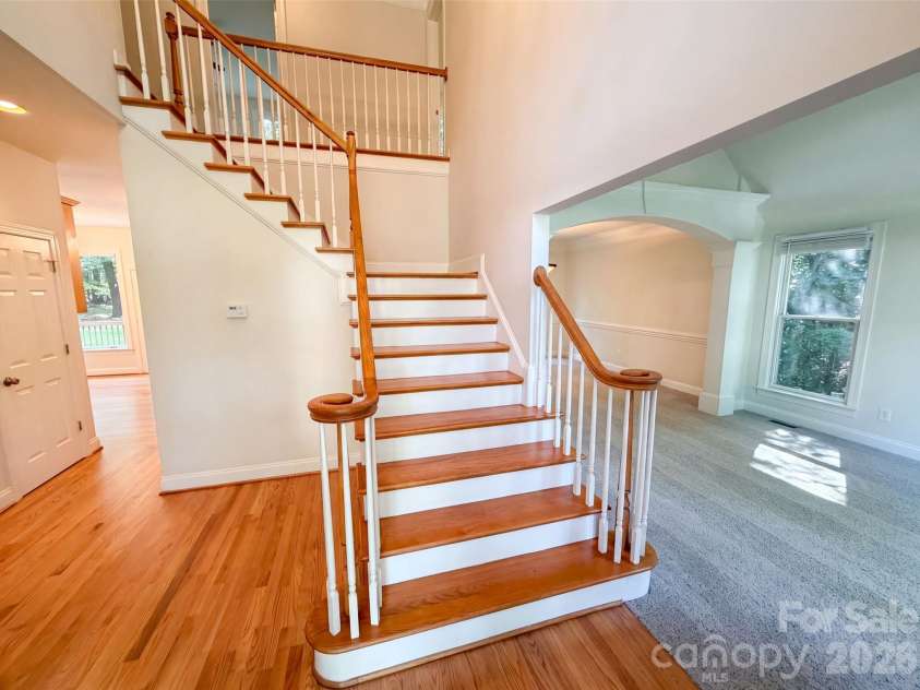 10124 Windtree Lane, Charlotte, NC 28215.  MLS# CAR4412602, YatesRealty ID 42042. 