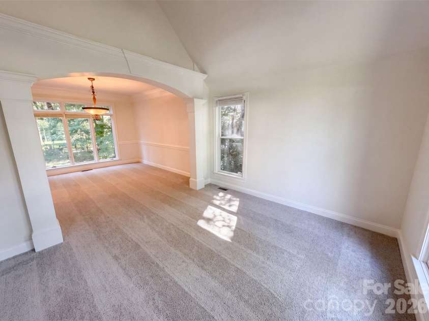 10124 Windtree Lane, Charlotte, NC 28215.  MLS# CAR4412602, YatesRealty ID 42042. 