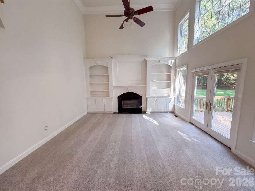 10124 Windtree Lane, Charlotte, NC 28215.  MLS# CAR4412602, YatesRealty ID 42042. 