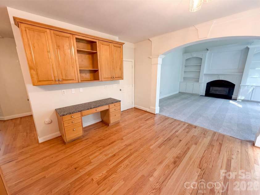 10124 Windtree Lane, Charlotte, NC 28215.  MLS# CAR4412602, YatesRealty ID 42042. 