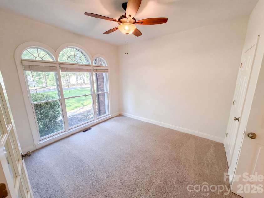 10124 Windtree Lane, Charlotte, NC 28215.  MLS# CAR4412602, YatesRealty ID 42042. 
