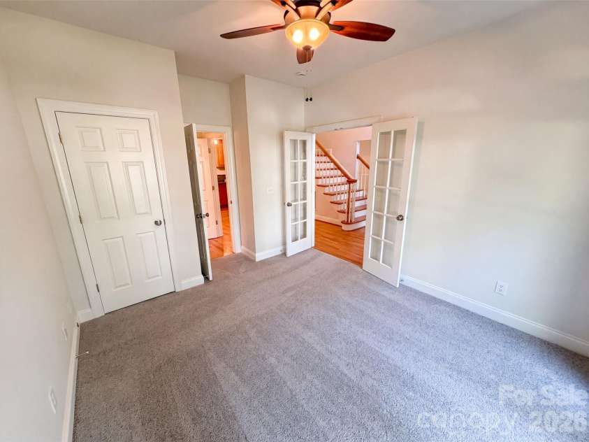 10124 Windtree Lane, Charlotte, NC 28215.  MLS# CAR4412602, YatesRealty ID 42042. 