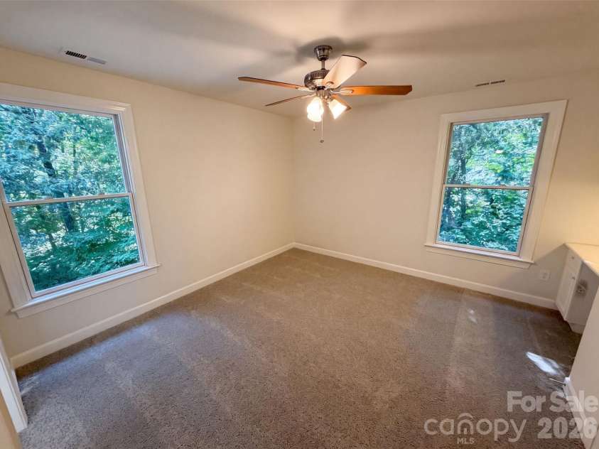 10124 Windtree Lane, Charlotte, NC 28215.  MLS# CAR4412602, YatesRealty ID 42042. 