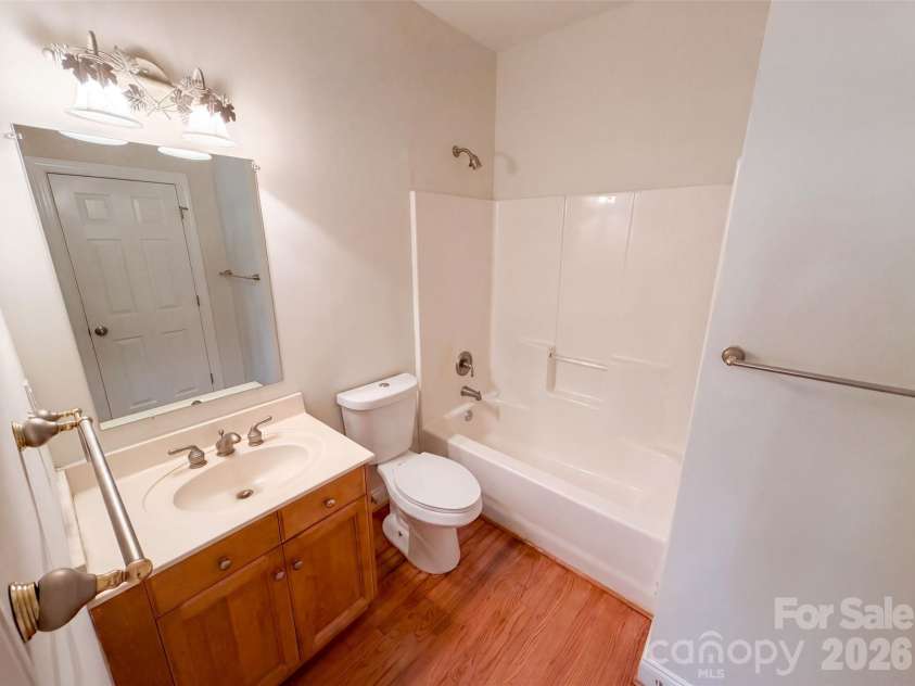 10124 Windtree Lane, Charlotte, NC 28215.  MLS# CAR4412602, YatesRealty ID 42042. 