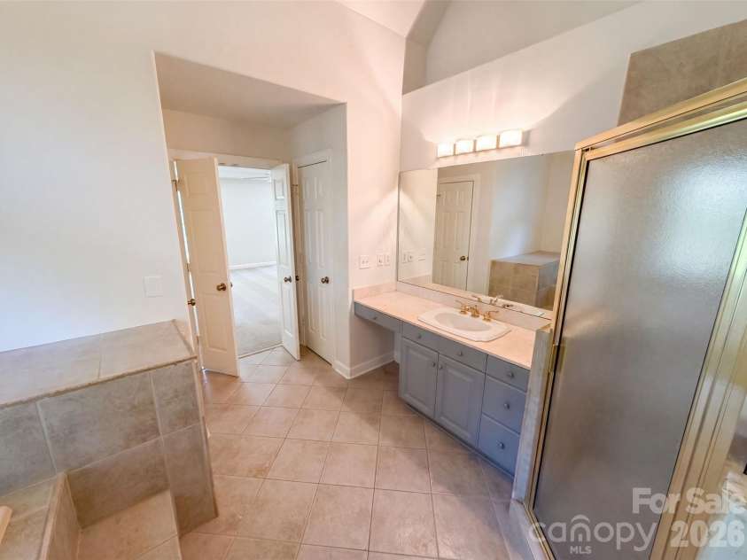 10124 Windtree Lane, Charlotte, NC 28215.  MLS# CAR4412602, YatesRealty ID 42042. 
