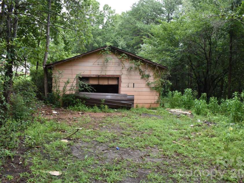 115 Weeks Road, Rutherfordton, NC 28139.  MLS# CAR4408582, YatesRealty ID 42043. 