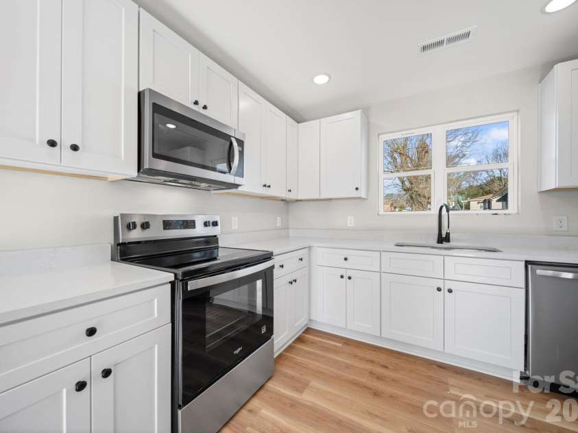 1655 Garnet Street, Kannapolis, NC 28083.  MLS# CAR4337586, YatesRealty ID 4205. 