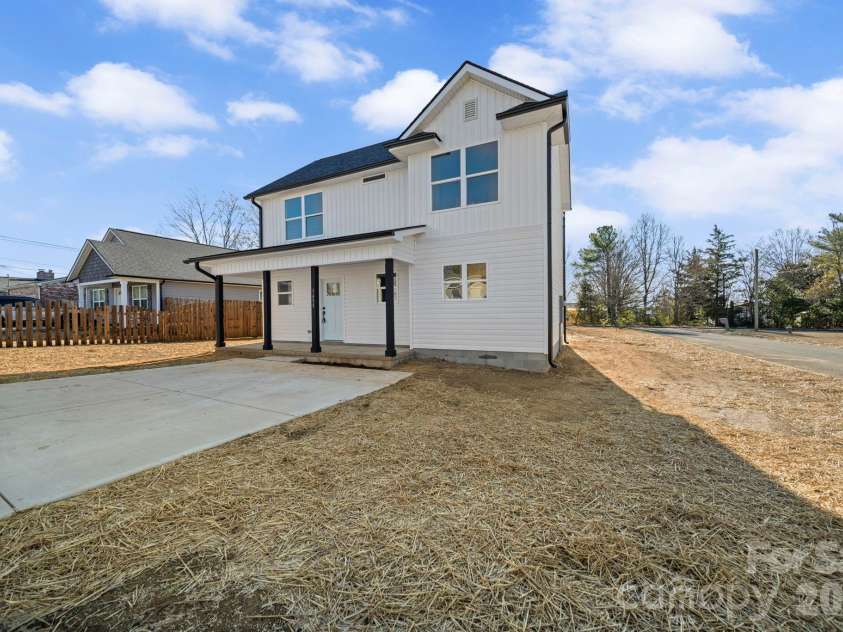 1655 Garnet Street, Kannapolis, NC 28083.  MLS# CAR4337586, YatesRealty ID 4205. 