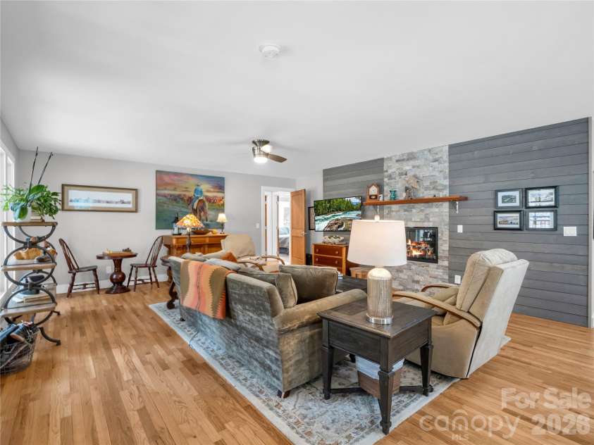 4 Western View Street, Black Mountain, NC 28711.  MLS# CAR4355063, YatesRealty ID 4205. 