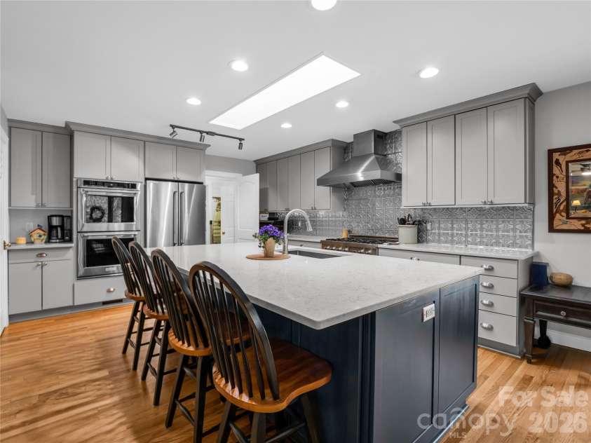 4 Western View Street, Black Mountain, NC 28711.  MLS# CAR4355063, YatesRealty ID 4205. 