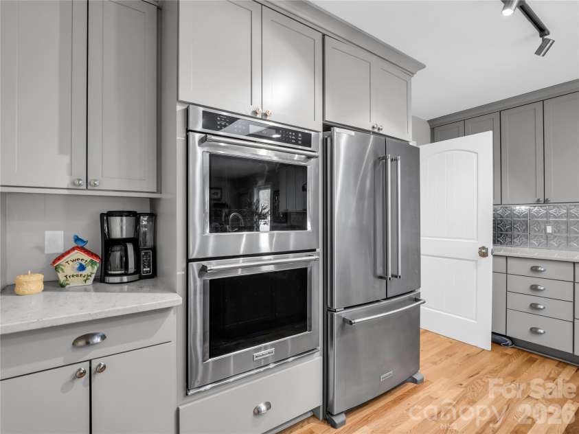 4 Western View Street, Black Mountain, NC 28711.  MLS# CAR4355063, YatesRealty ID 4205. 