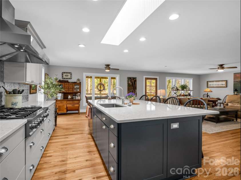 4 Western View Street, Black Mountain, NC 28711.  MLS# CAR4355063, YatesRealty ID 4205. 