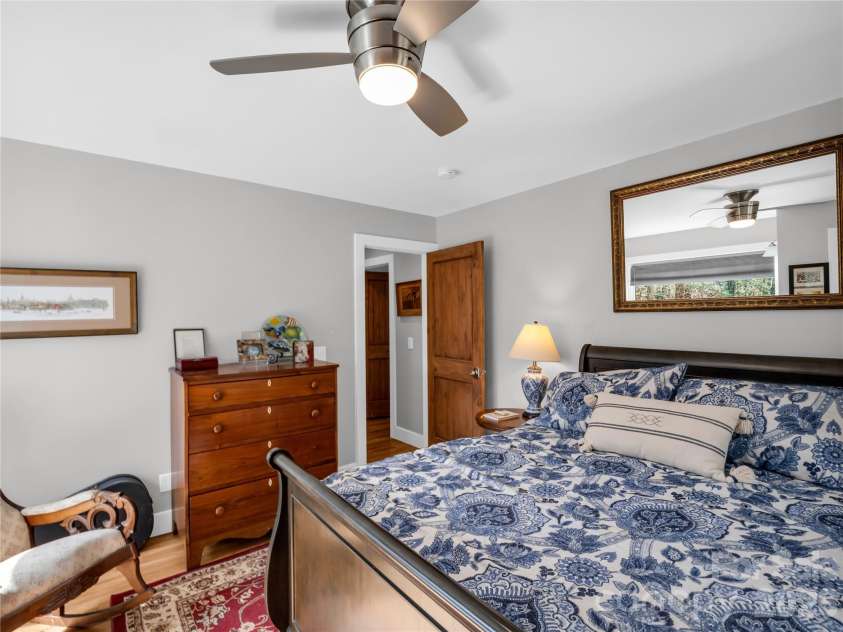4 Western View Street, Black Mountain, NC 28711.  MLS# CAR4355063, YatesRealty ID 4205. 