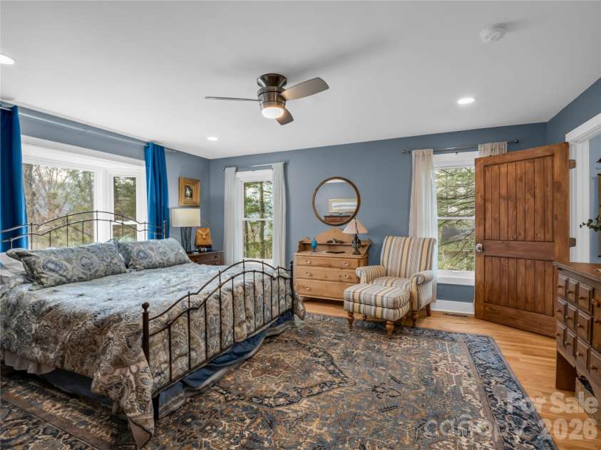 4 Western View Street, Black Mountain, NC 28711.  MLS# CAR4355063, YatesRealty ID 4205. 