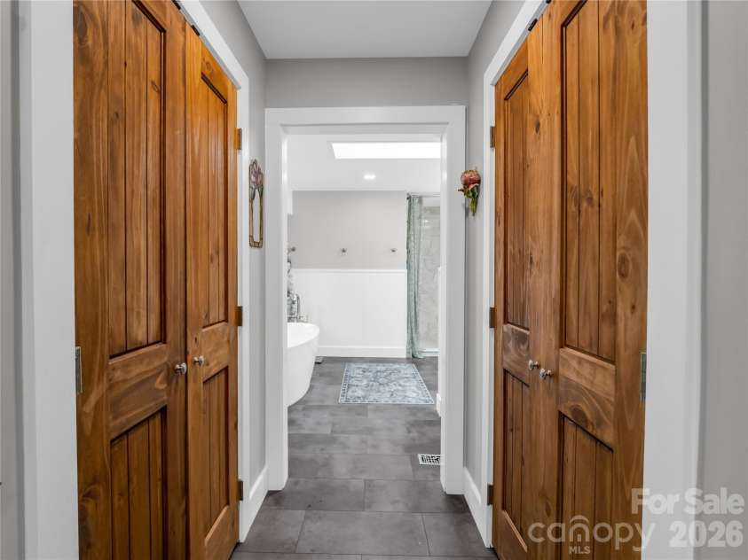4 Western View Street, Black Mountain, NC 28711.  MLS# CAR4355063, YatesRealty ID 4205. 
