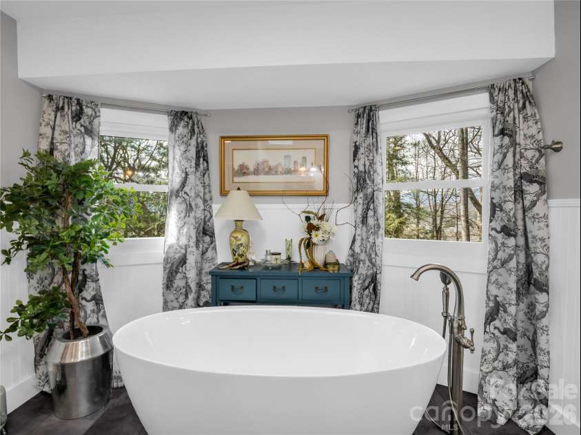 4 Western View Street, Black Mountain, NC 28711.  MLS# CAR4355063, YatesRealty ID 4205. 