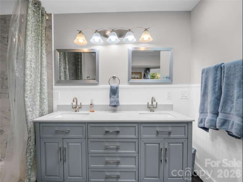 4 Western View Street, Black Mountain, NC 28711.  MLS# CAR4355063, YatesRealty ID 4205. 