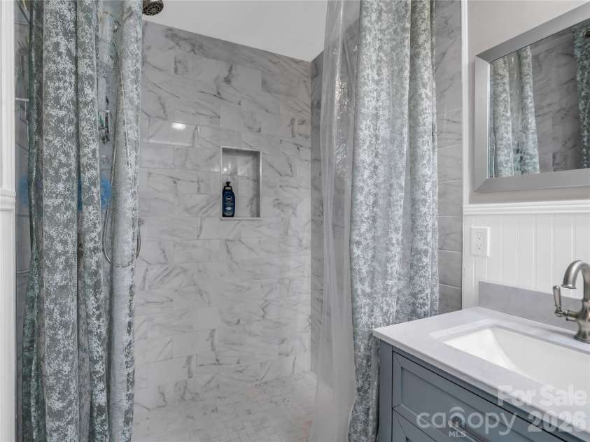 4 Western View Street, Black Mountain, NC 28711.  MLS# CAR4355063, YatesRealty ID 4205. 