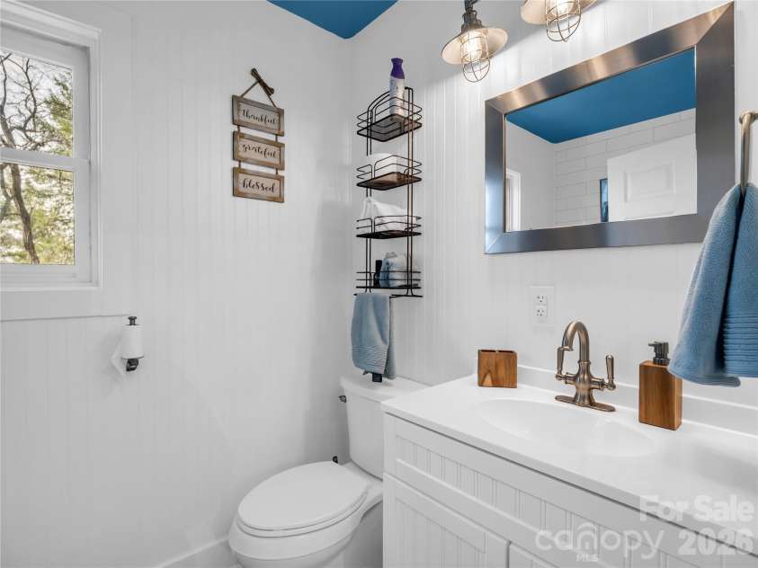 4 Western View Street, Black Mountain, NC 28711.  MLS# CAR4355063, YatesRealty ID 4205. 