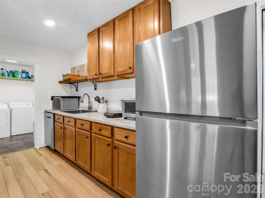 4 Western View Street, Black Mountain, NC 28711.  MLS# CAR4355063, YatesRealty ID 4205. 