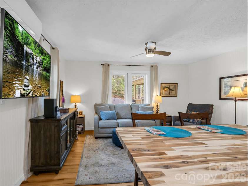 4 Western View Street, Black Mountain, NC 28711.  MLS# CAR4355063, YatesRealty ID 4205. 