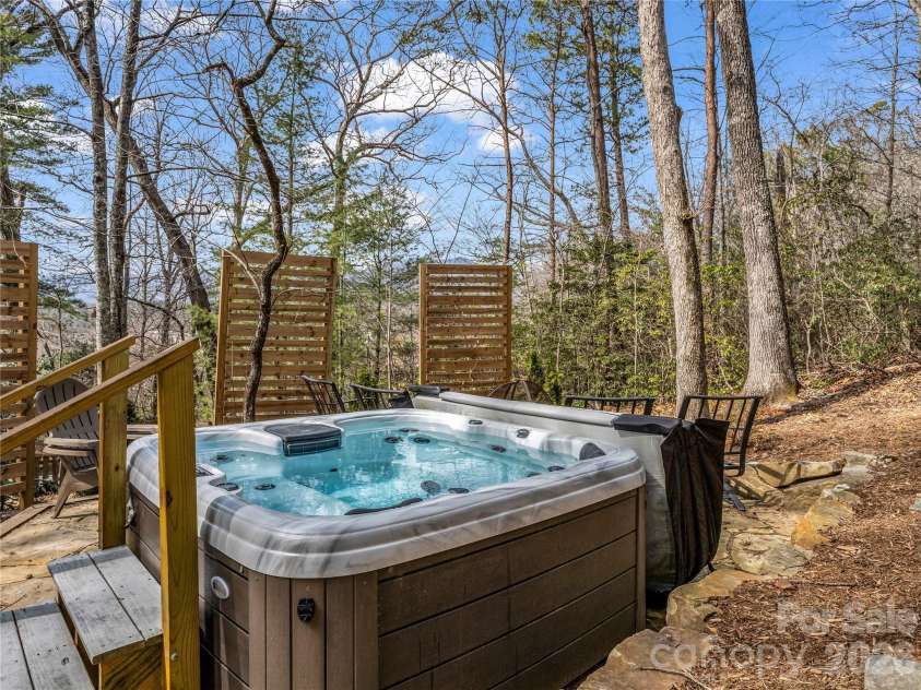 4 Western View Street, Black Mountain, NC 28711.  MLS# CAR4355063, YatesRealty ID 4205. 