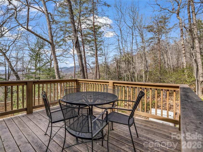 4 Western View Street, Black Mountain, NC 28711.  MLS# CAR4355063, YatesRealty ID 4205. 