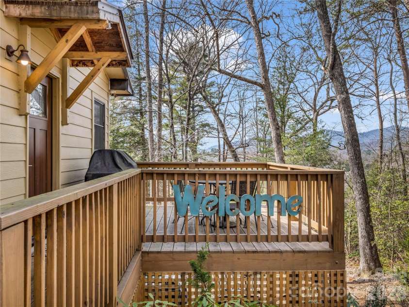 4 Western View Street, Black Mountain, NC 28711.  MLS# CAR4355063, YatesRealty ID 4205. 