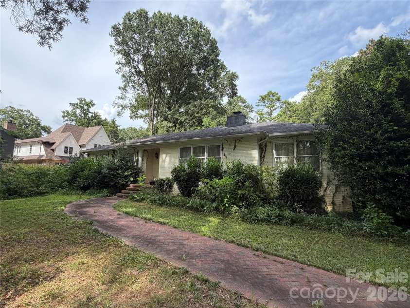 5017 Randolph Road, Charlotte, NC 28211.  MLS# CAR4412606, YatesRealty ID 42053. 