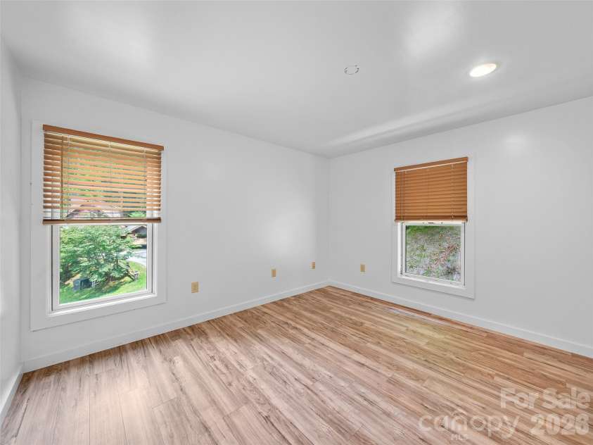 140 Falls Crossing Road, Burnsville, NC 28714.  MLS# CAR4393426, YatesRealty ID 42055. BEDROOM ON UPPER LEVEL
